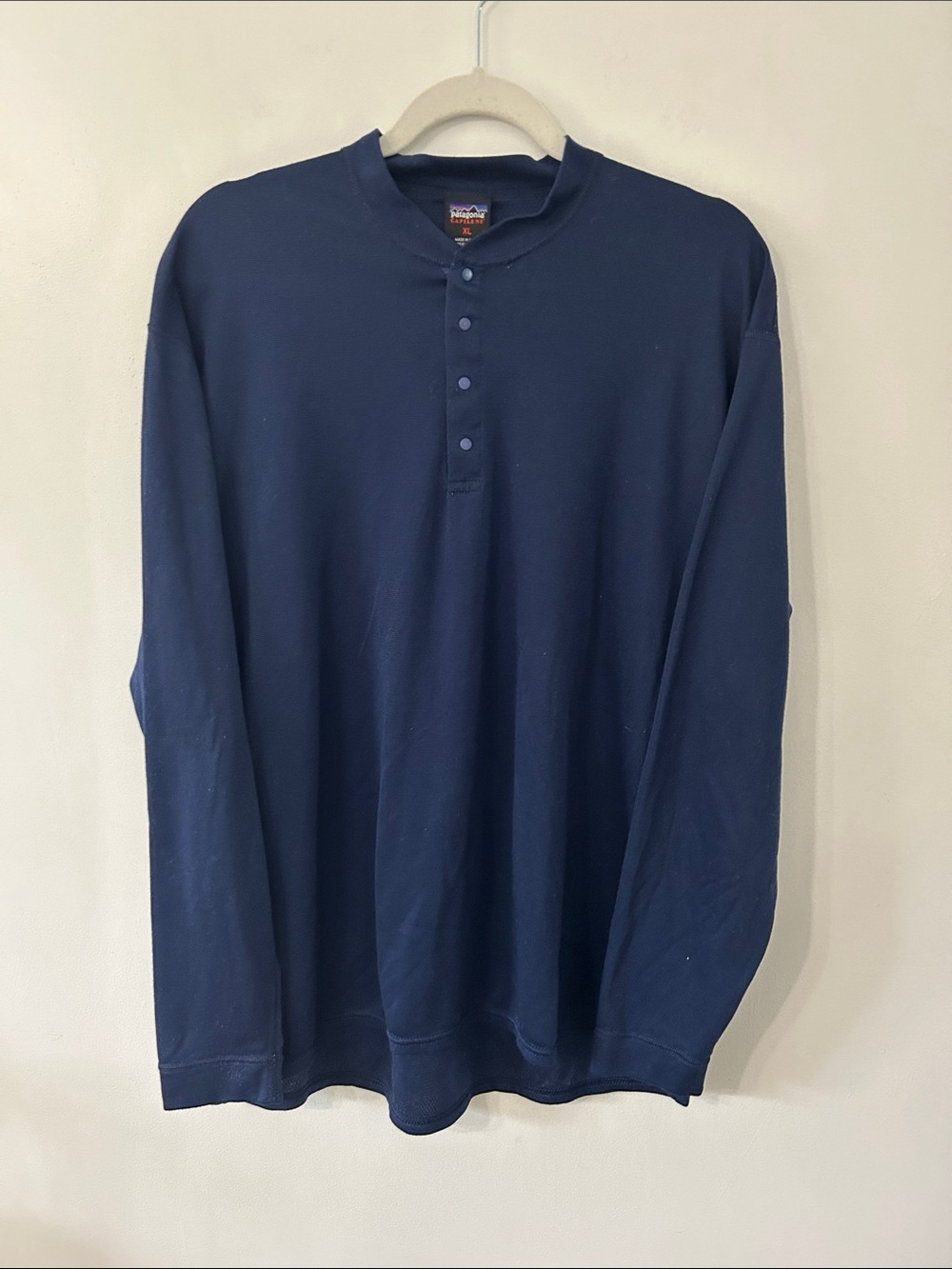 Vintage Patagonia Capilene Long-Sleeve Henley Shirt Men’s XL Navy Outdoor Layer